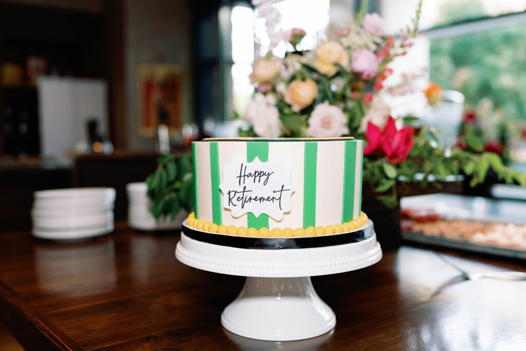 Cake decorated with "Happy Retirement"