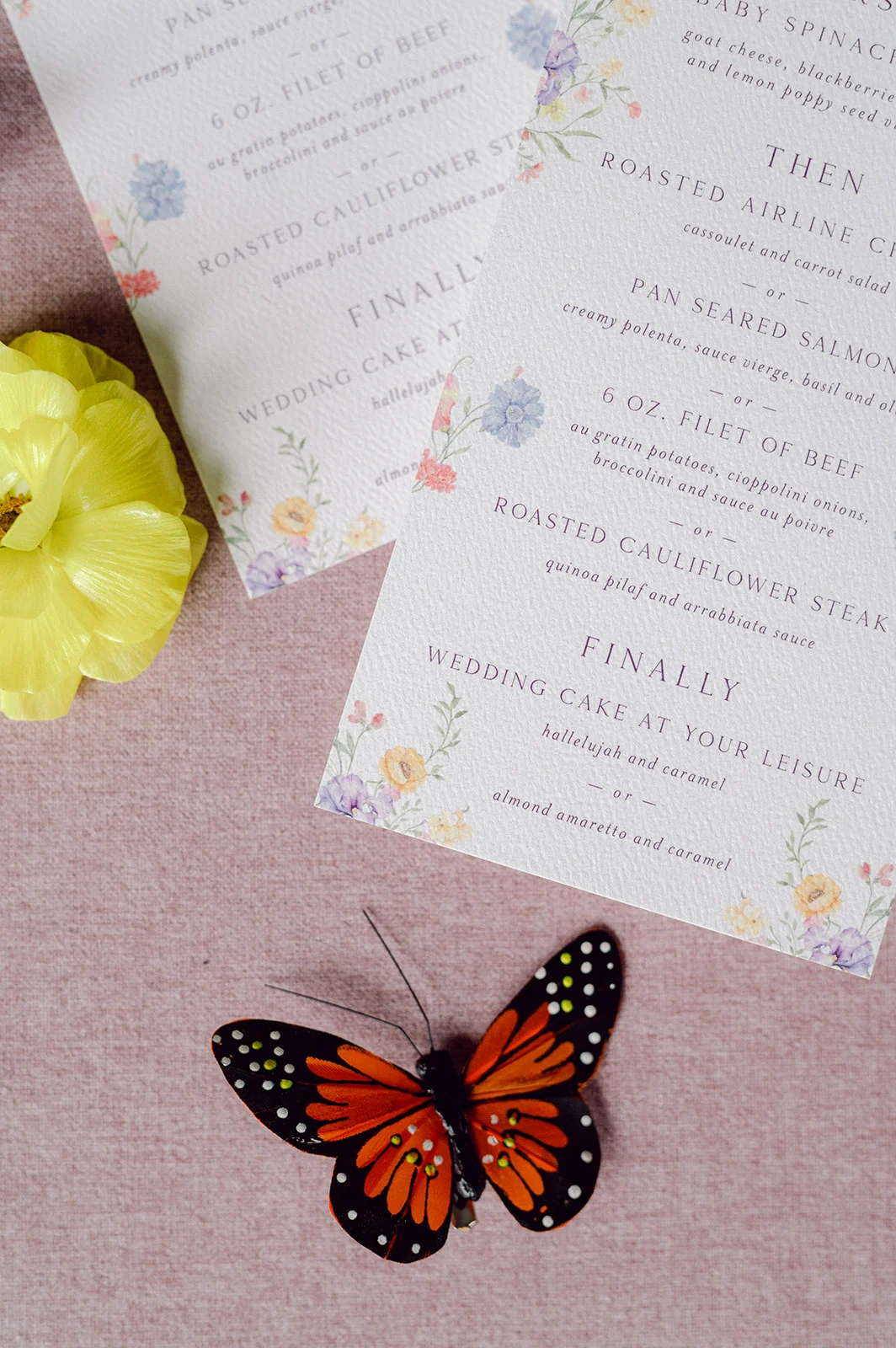 floral details on wedding menus.
