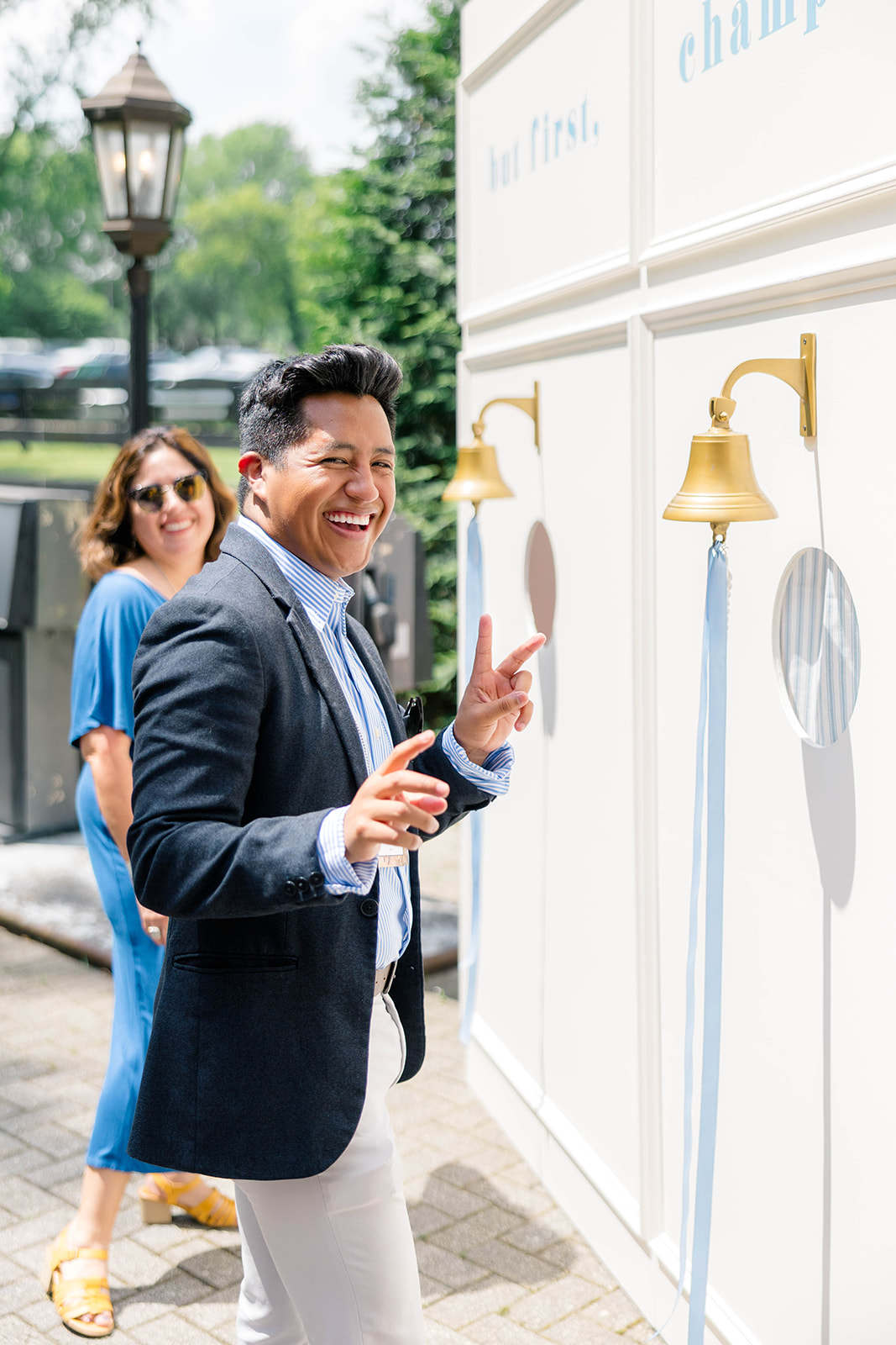 vendors from WIPA Nashville enjoy cocktail pass through 