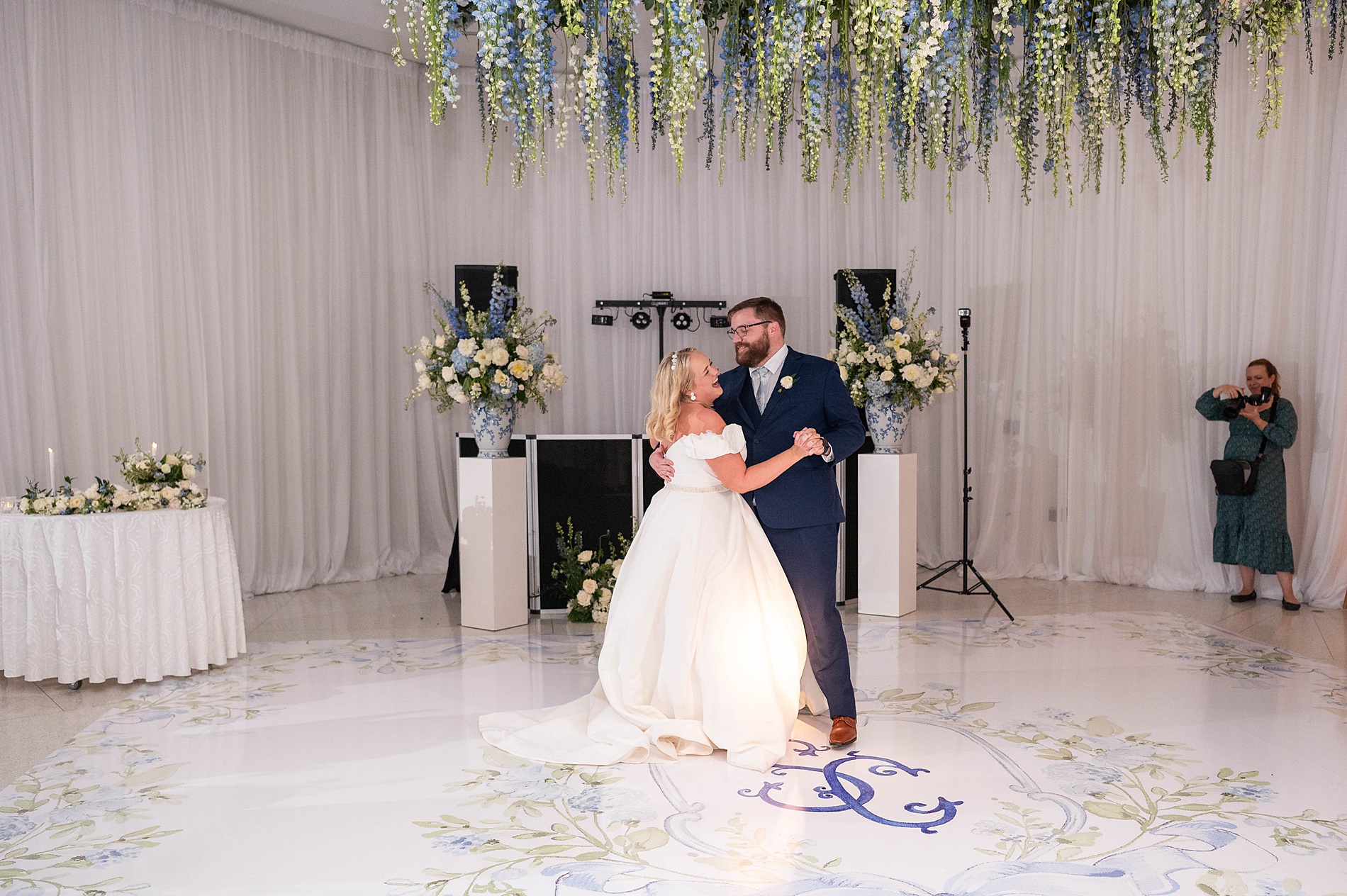newlyweds dancing at reception 