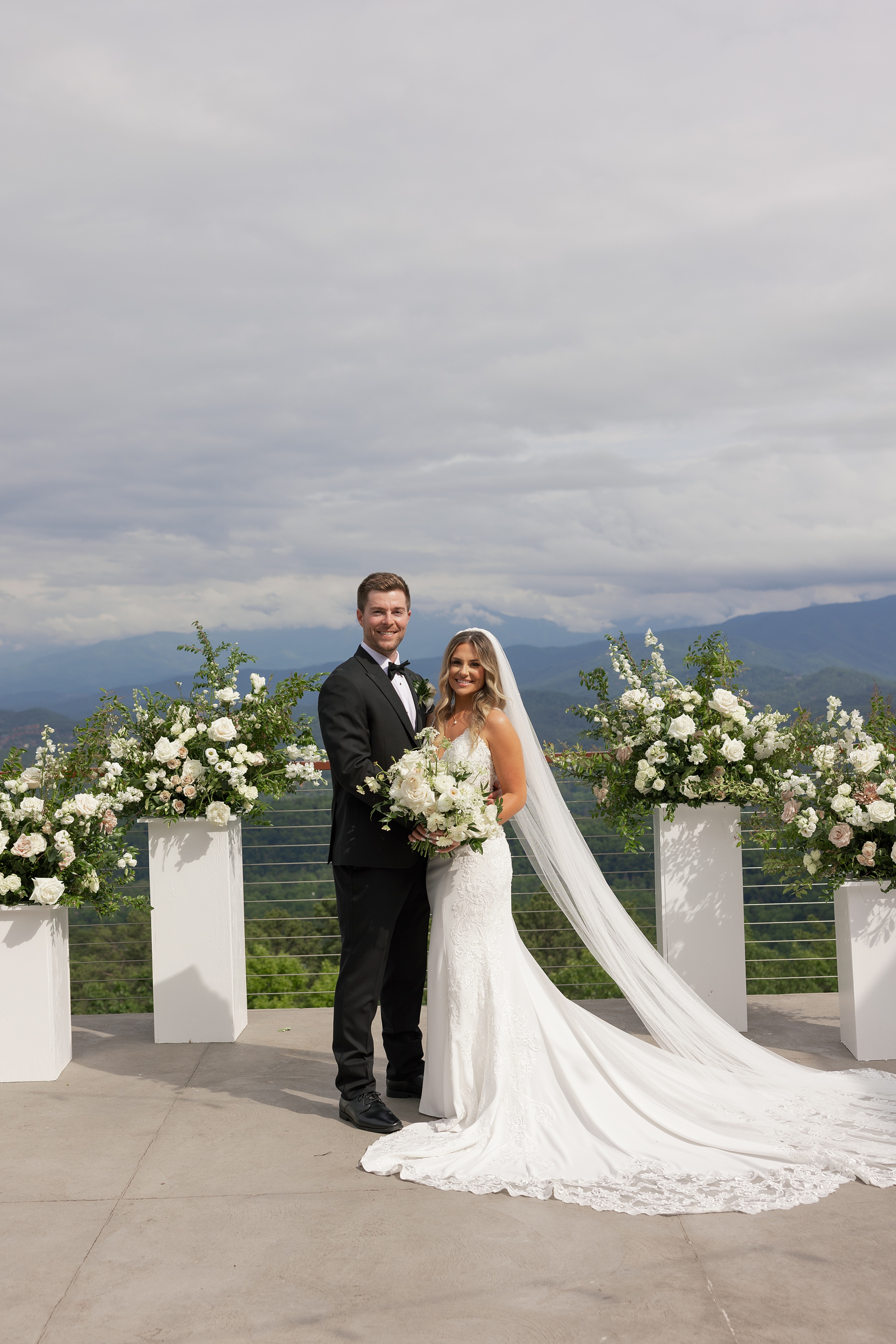 wedding photos at The Trillium in East Tennessee with the Great Smoky Mountains in the backdrop