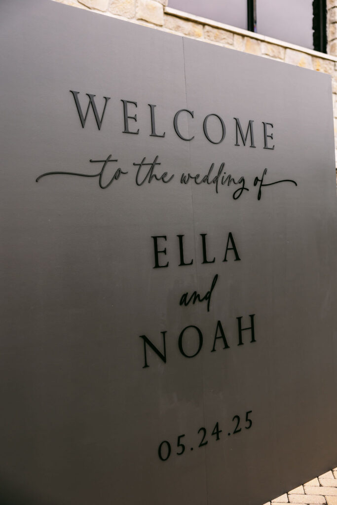 Diamond Creek Wedding | Modern Black-and-White Details With Elevated Southern Charm