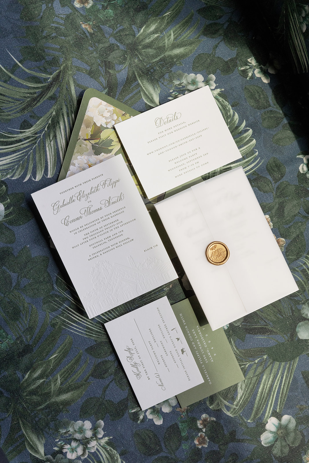 wedding invitations that set the tone for the wedding day 