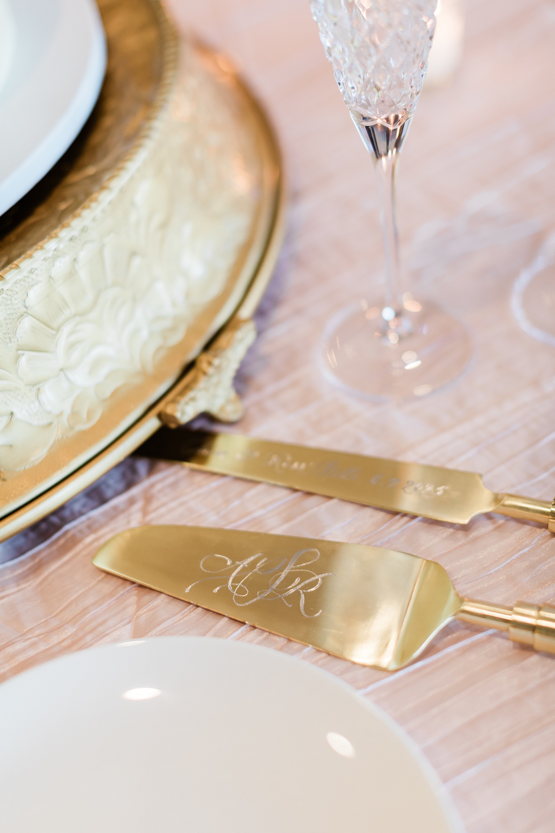 hand-engraved cake serving set