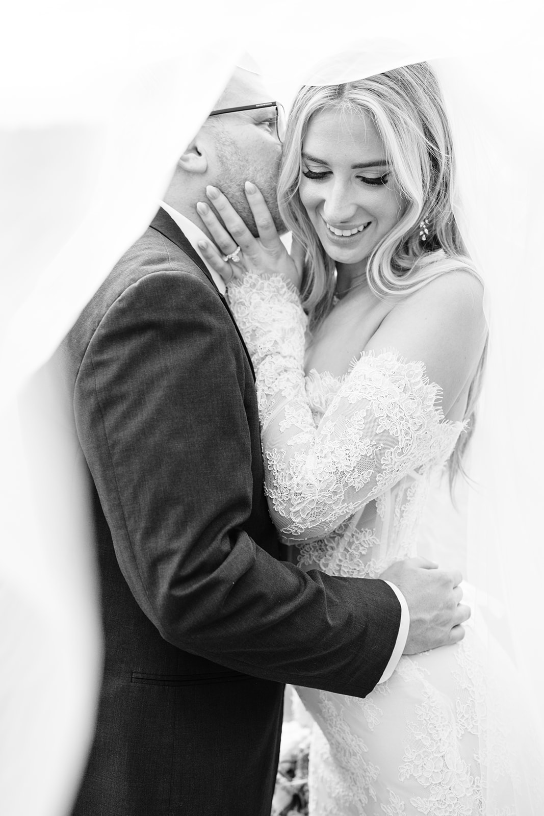 timeless wedding photos of bride and groom at Nashville wedding at Diamond Creek Farms 