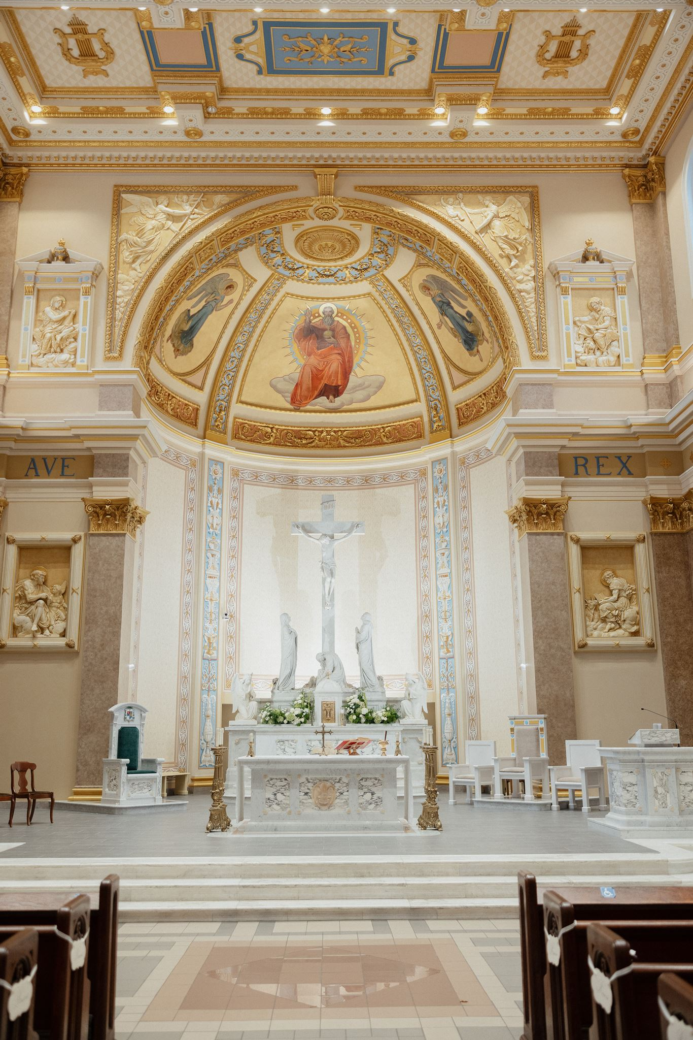 inside cathedral where couple exchanged wedding vows in Nashville 