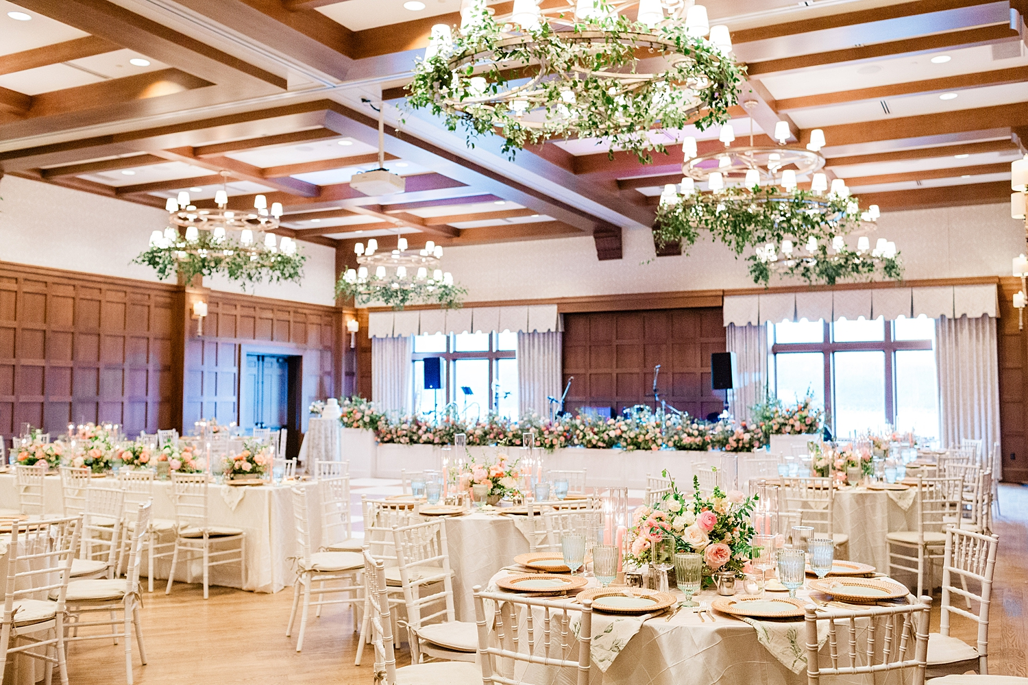 enchanting garden tablescape from romantic Spring Wedding at The Sewanee Inn